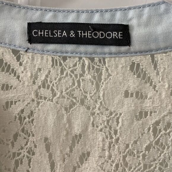 Chelsea & Theodore size large pale blue long sleeve blouse with lace upper - Picture 3 of 7